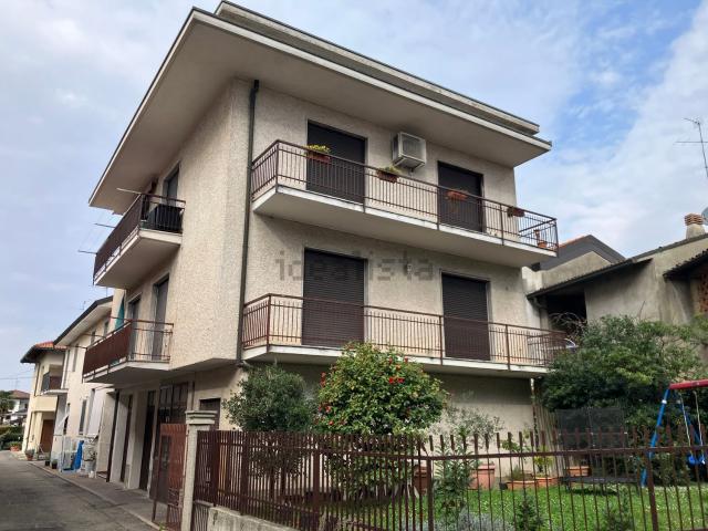Appartamento in vendita a Triuggio, Lombardia