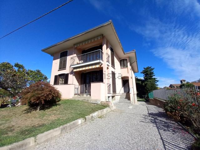 Appartamento in vendita a Varallo Pombia, Novara