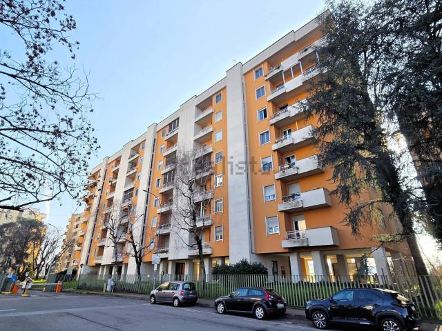 Appartamento in vendita a Noverasco, Locate Triulzi