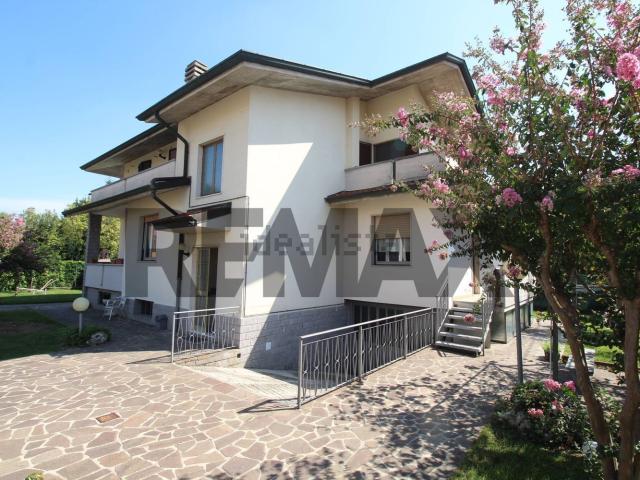 Appartamento in vendita a Bonate Sopra, Bergamo