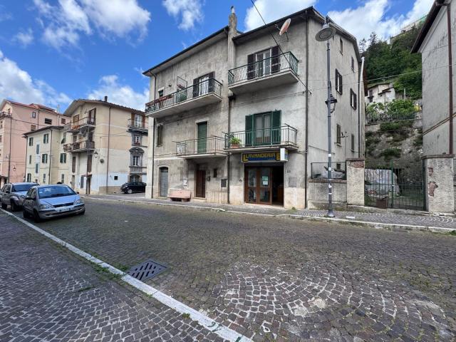 Appartamento in vendita a Carsoli, Abruzzo