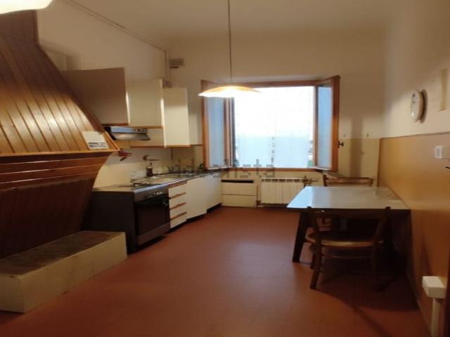 Appartamento in vendita a Centro, Marche