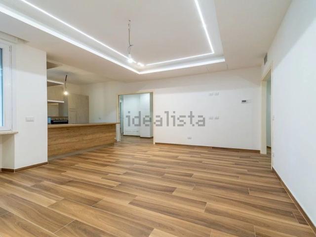 Appartamento in vendita a Parma Centro, Parma