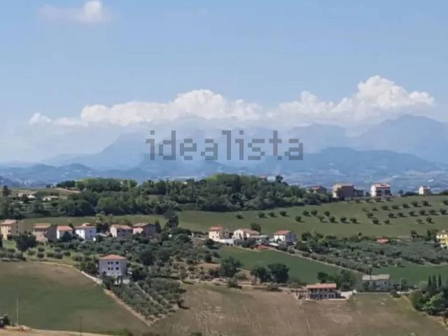 Appartamento in vendita a Tirassegno, Marche