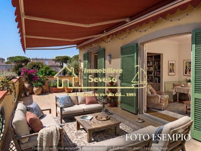 Attico in vendita a Marina di Pietrasanta, Pietrasanta