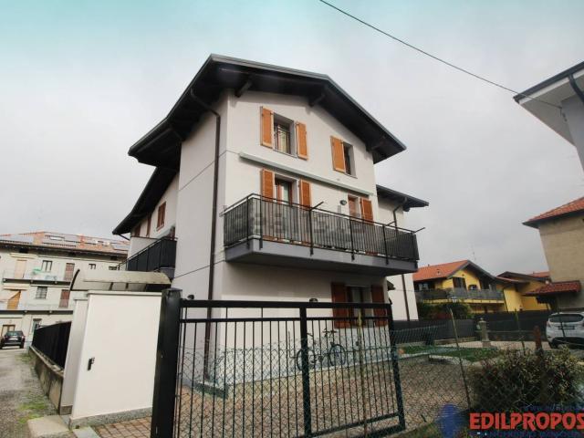 Appartamento in vendita a Misinto, Lombardia