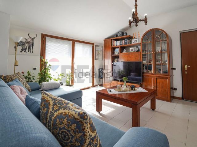 Appartamento in vendita a Bonate Sopra, Lombardia