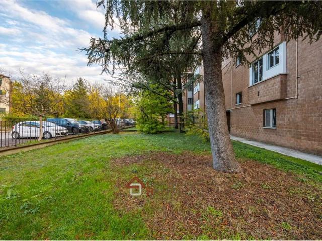 Appartamento in vendita a Modena, Reggio Emilia