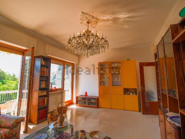 Appartamento in vendita a Levante, Serra Riccò