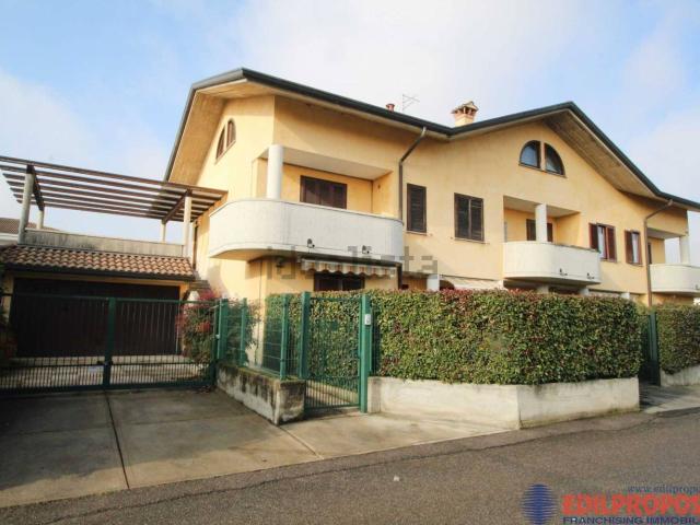 Appartamento in vendita a Lazzate, Lombardia