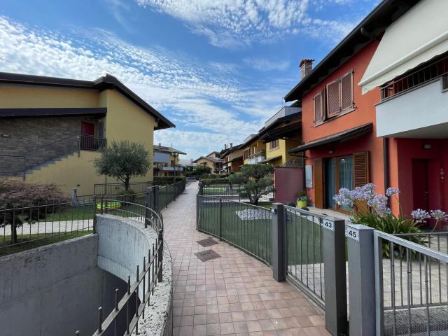 Appartamento in vendita a Osio Sotto, Lombardia