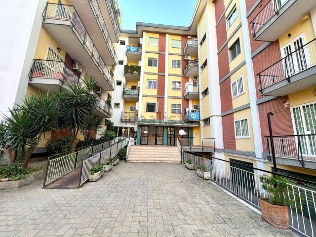Appartamento in vendita a Portici, Napoli