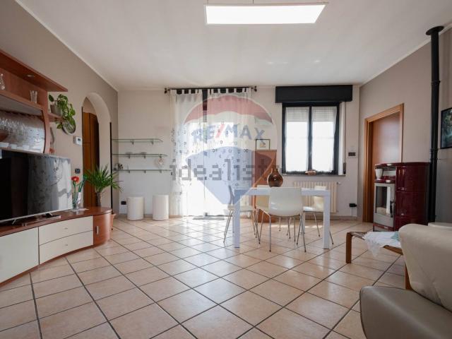 Appartamento in vendita a Seveso, Baruccana