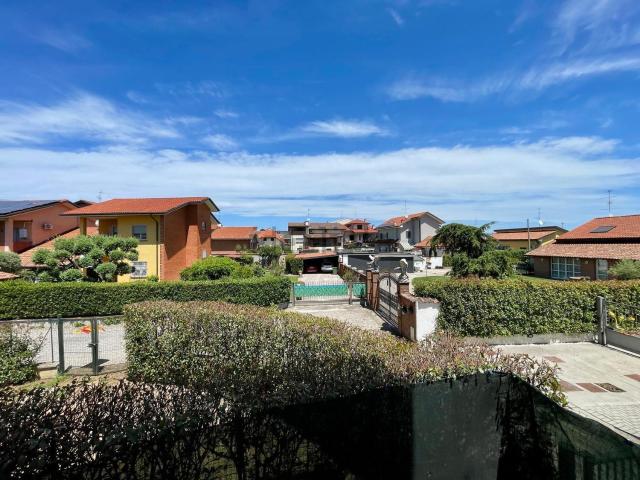 Appartamento in vendita a Uboldo, Lombardia