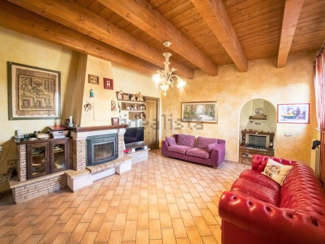 Attico in vendita a Fabriano, Ancona