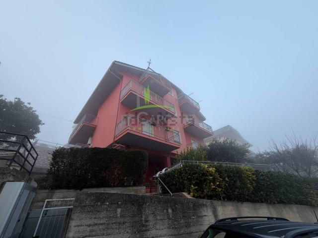 Appartamento in vendita a Capolavilla, Marche