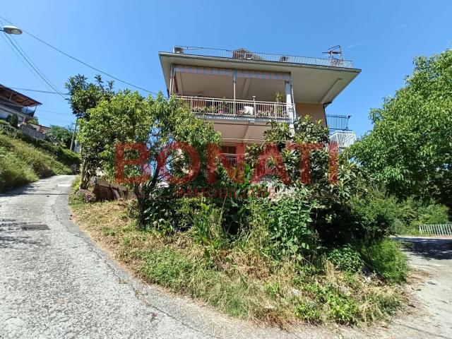 Appartamento in vendita a Follo, Liguria