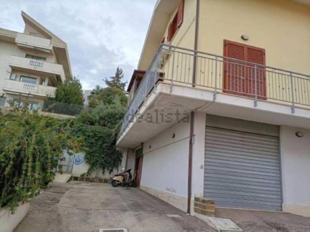 Appartamento in vendita a C.da Colle Cervone, Pescara