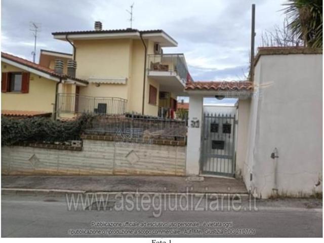 Appartamento in vendita a C.da Colle Cervone, Pescara