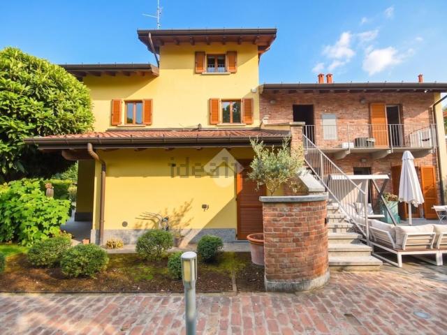 Appartamento in vendita a Seregno, Lombardia