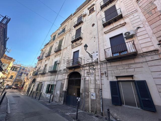 Appartamento in vendita a Portici, Campania