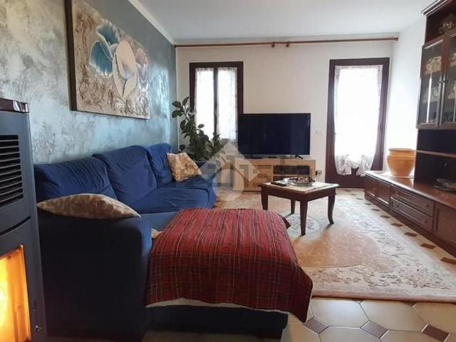 Appartamento in vendita a Fonte, Altivole