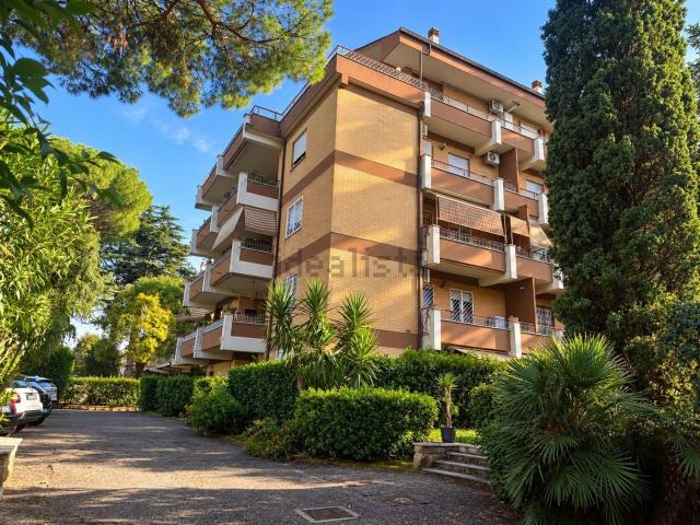 Attico in vendita a Morena, Roma