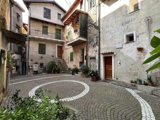 Appartamento in vendita a Rocchetta Nervina, Liguria