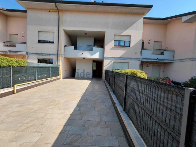 Appartamento in vendita a Dairago, Milano