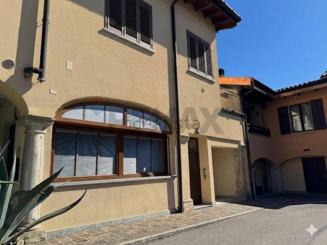 Appartamento in vendita a Viggiù, Varese