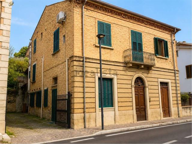 Appartamento in vendita a Torre De' Passeri, Abruzzo
