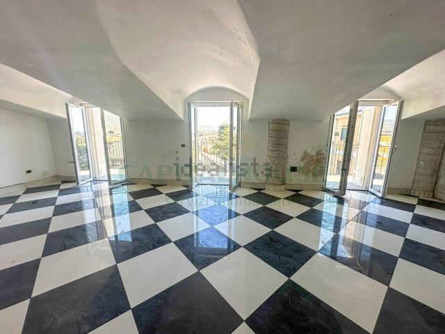 Attico in vendita a San Prisco, Campania