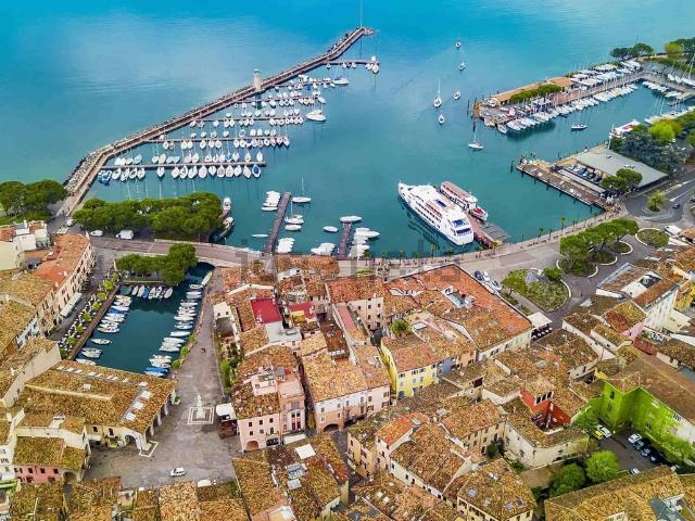 Attico in vendita a Vicina, Desenzano Del Garda