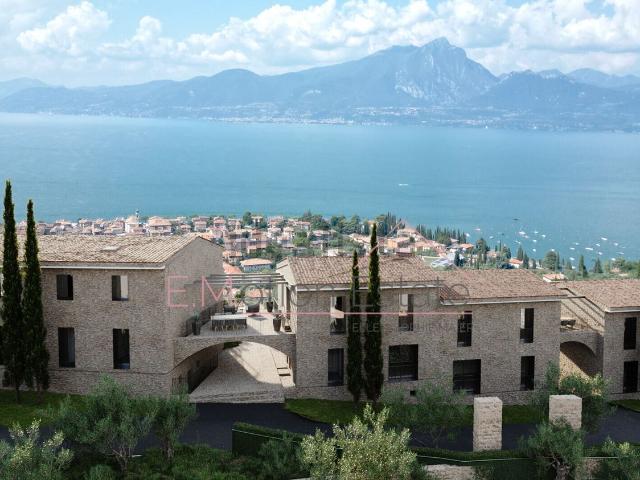 Attico in vendita a Loncrino, Torri Del Benaco