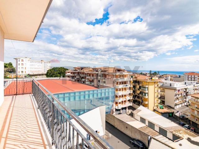 Appartamento in vendita a Acireale, Sicilia