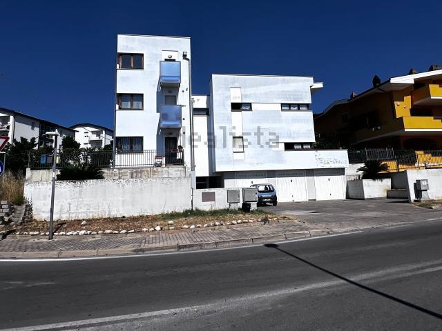 Appartamento in vendita a Città Sant'angelo, Abruzzo