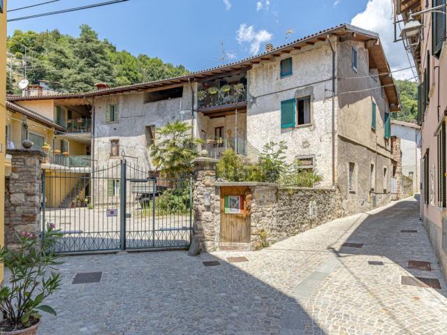 Appartamento in vendita a Carcano, Albavilla