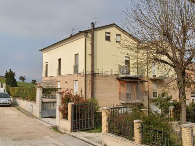 Appartamento in vendita a Loro Piceno, Macerata