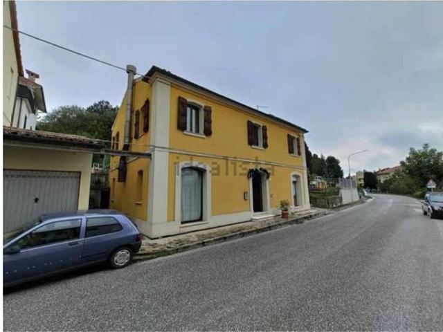 Appartamento in vendita a Arcevia, Ancona