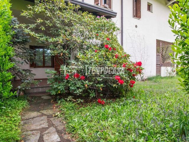 Appartamento in vendita a Guanzate, Lombardia