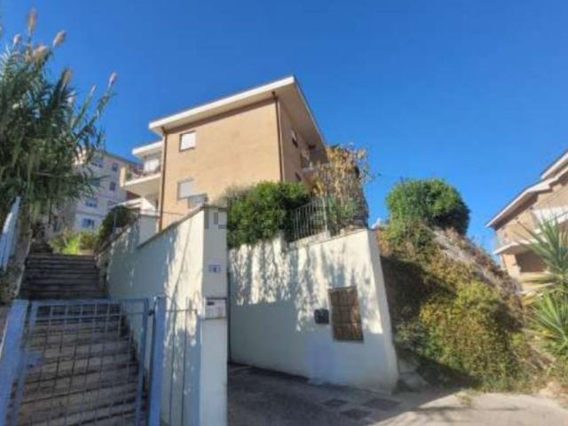 Appartamento in vendita a Pace, Macerata