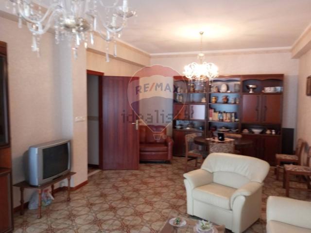 Appartamento in vendita a Adrano, Catania