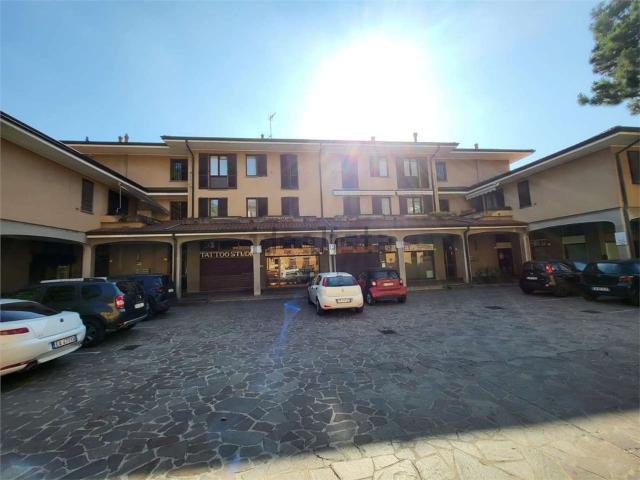 Appartamento in vendita a Robbiate, Lecco
