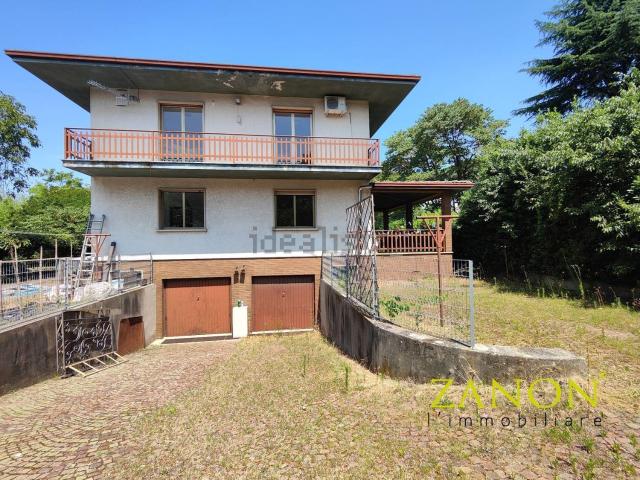 Appartamento in vendita a Lucinico / Ločnik / Luzinìs, Gorizia