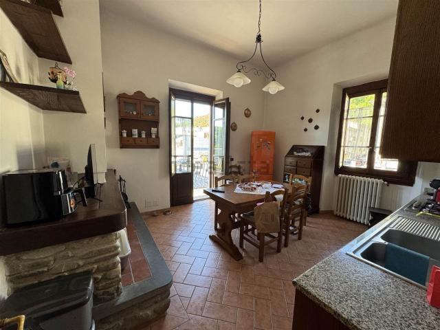 Appartamento in vendita a Dicomano, Toscana