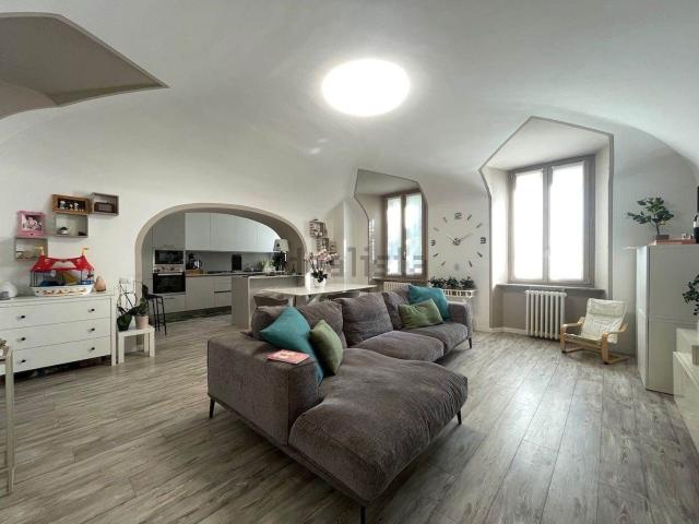 Appartamento in vendita a Intra, Piemonte