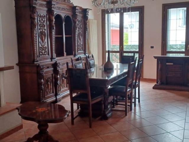 Appartamento in vendita a Badia Polesine, Veneto