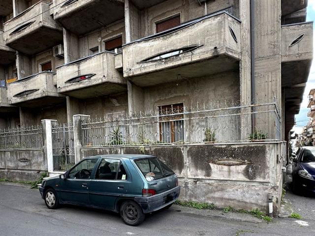 Appartamento in vendita a Santa Maria Di Licodia, Catania