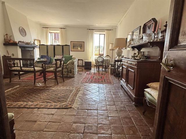 Appartamento in vendita a Collevecchio, Lazio