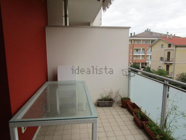 Appartamento in vendita a Pesaro, Pesaro E Urbino